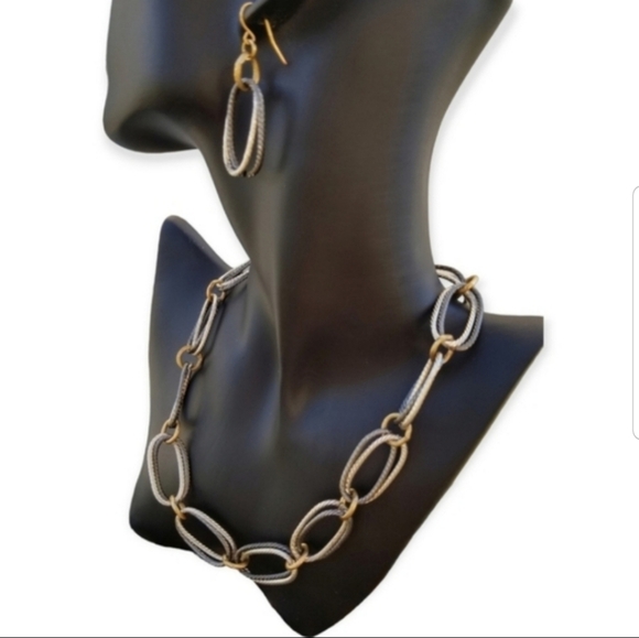 VINTAGE TRI COLORED GOLD, SILVER & DARK GREY ALUMINIUM CHAIN NECKLACE & EARRINGS - Picture 2 of 5